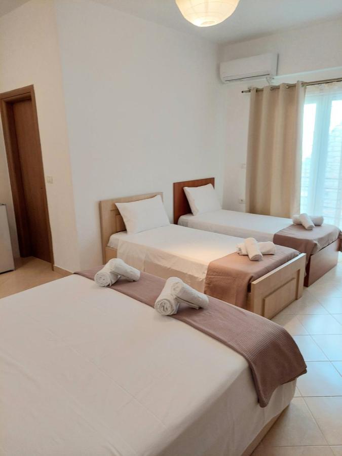 Elizabeth Apartments Himare Exterior photo