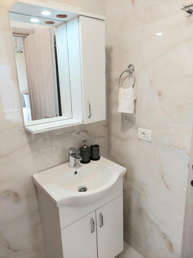 Elizabeth Apartments Himare Exterior photo