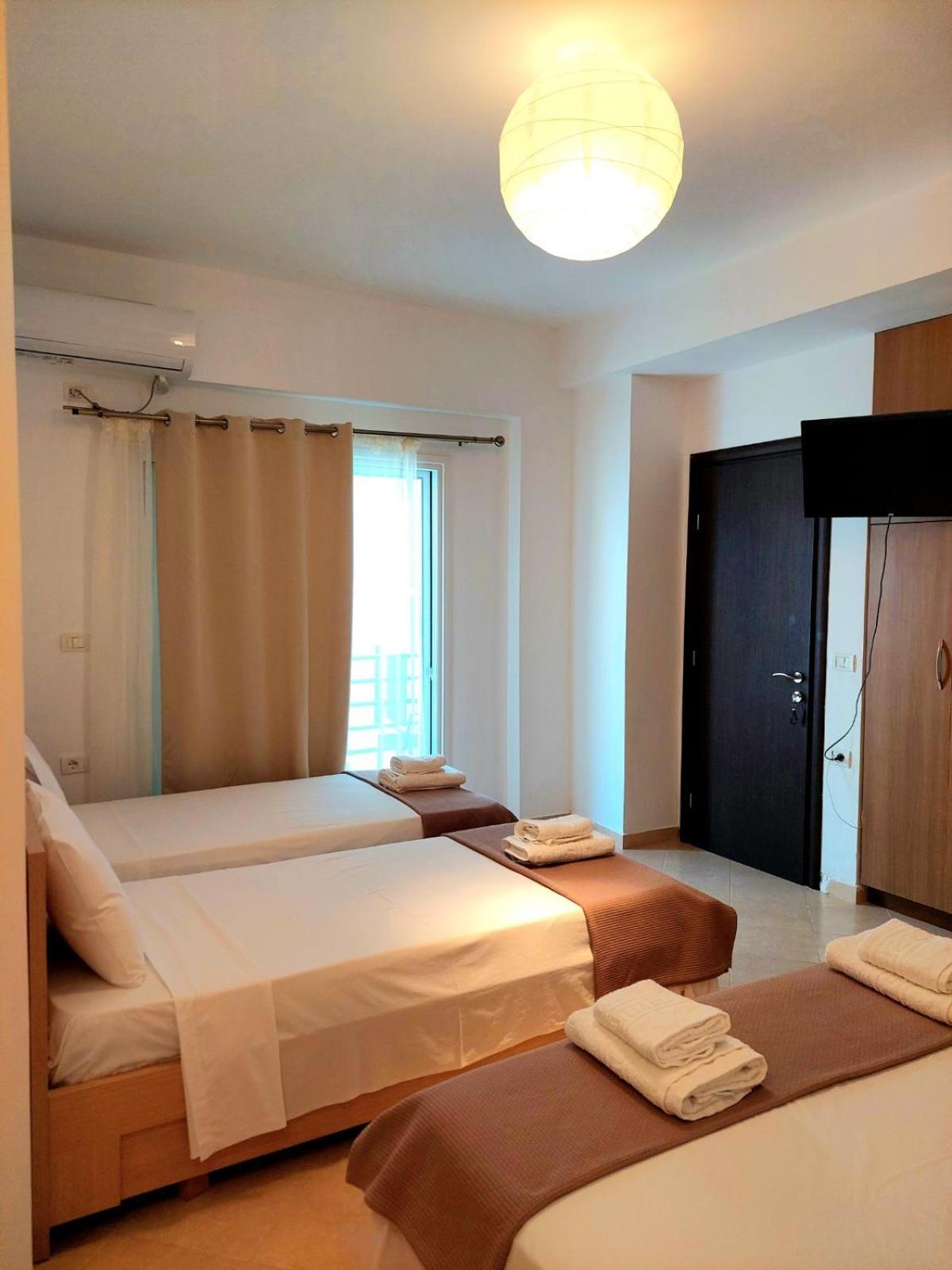 Elizabeth Apartments Himare Exterior photo