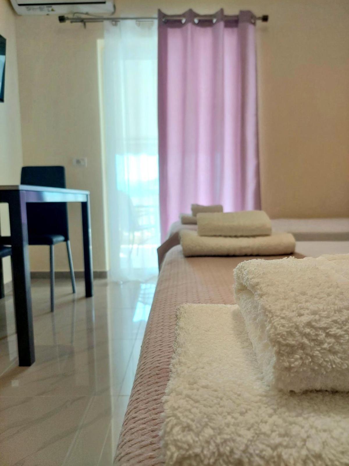 Elizabeth Apartments Himare Exterior photo