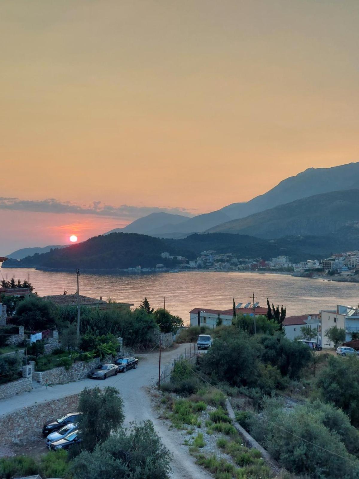 Elizabeth Apartments Himare Exterior photo