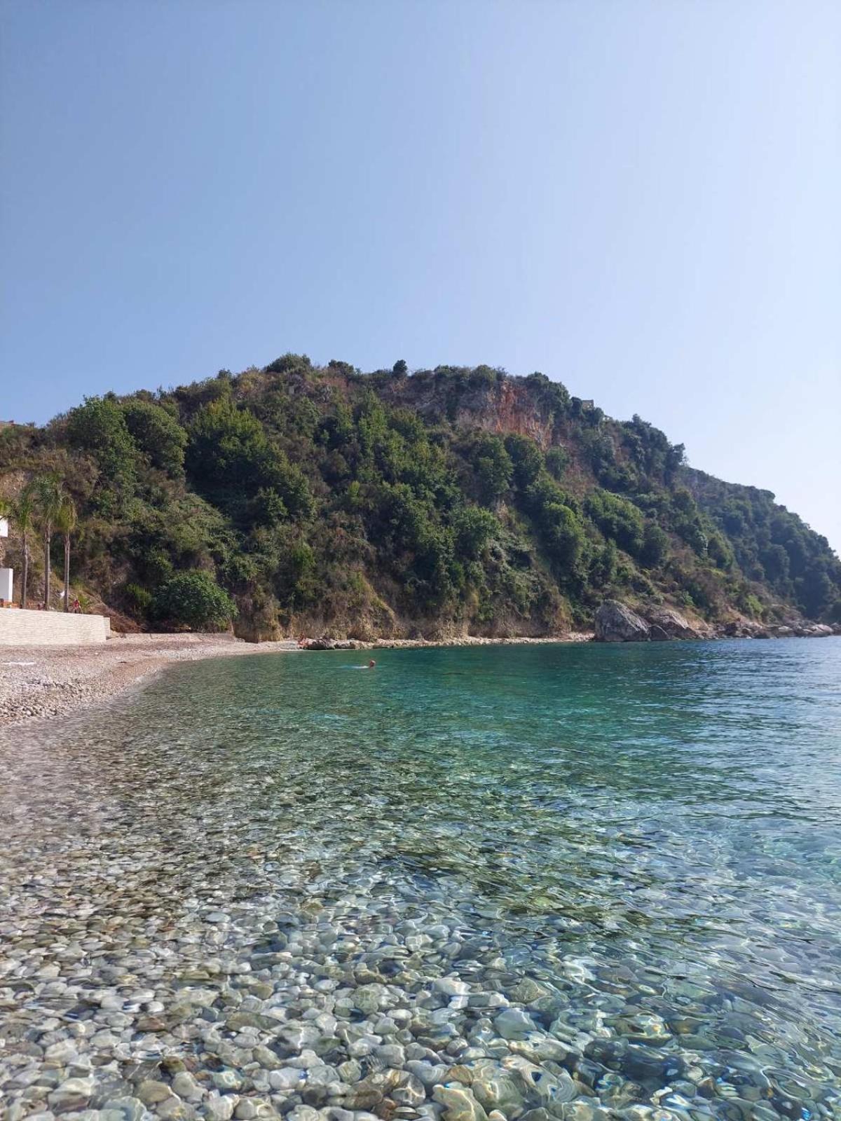 Elizabeth Apartments Himare Exterior photo