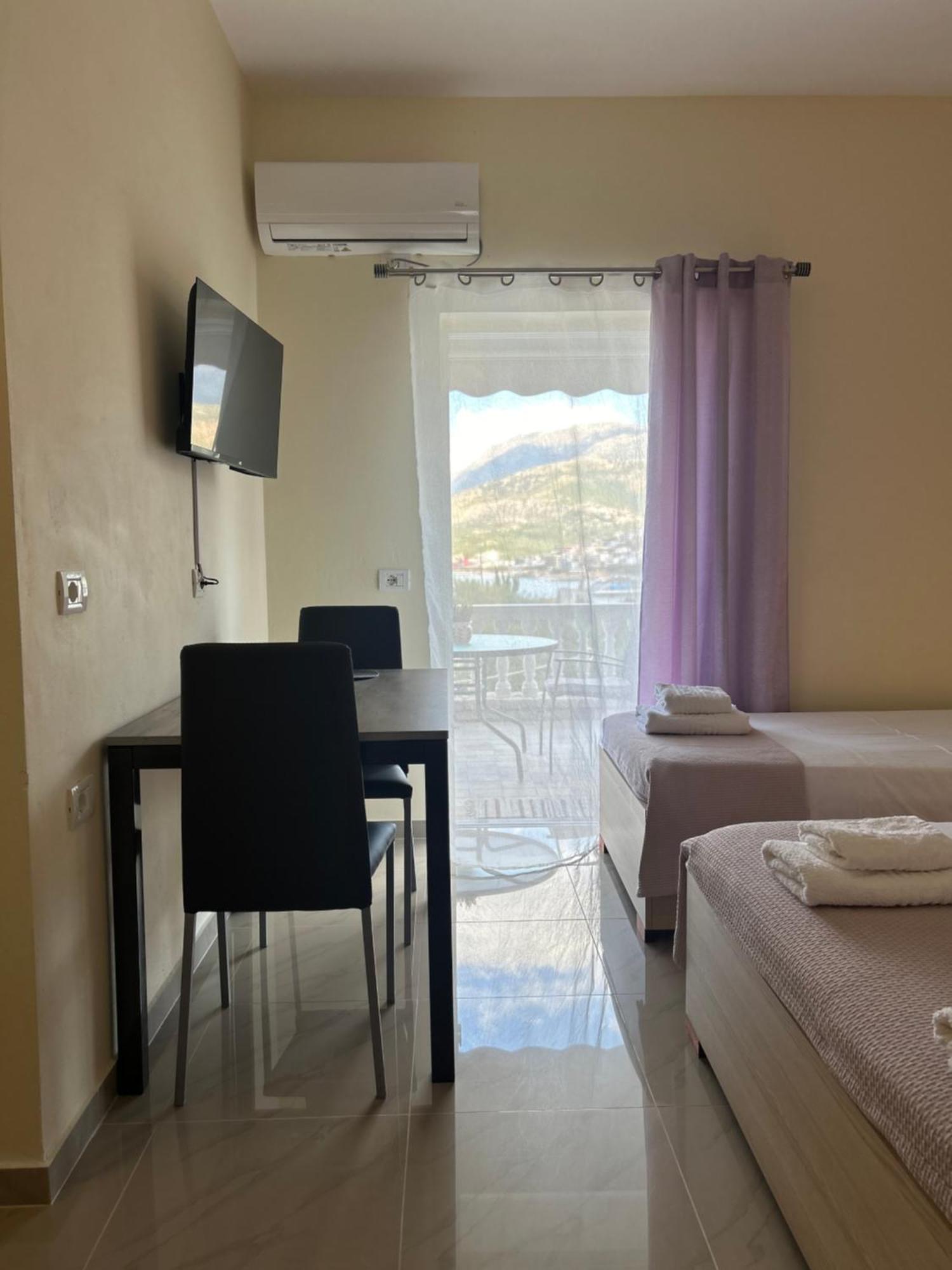 Elizabeth Apartments Himare Exterior photo