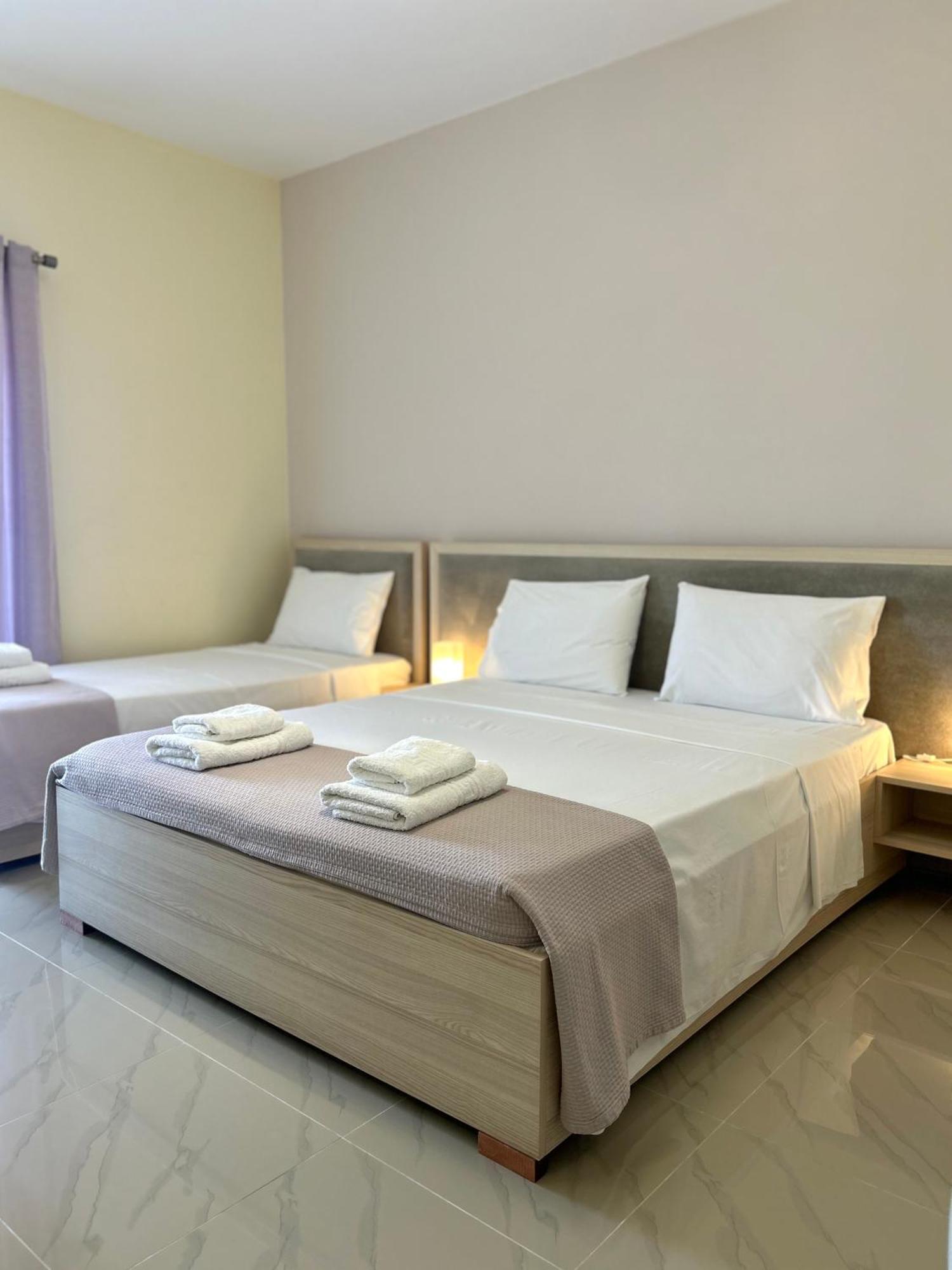 Elizabeth Apartments Himare Exterior photo